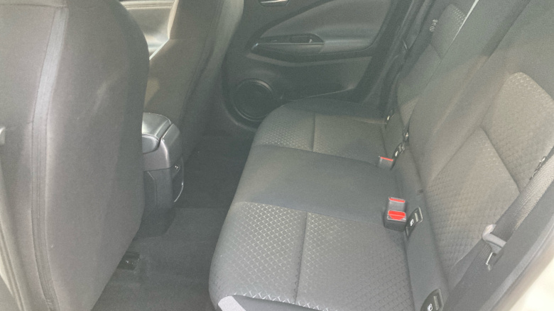 Nissan Juke 1.0 DiG-T 114 N-Connecta 5dr Petrol Hatchback